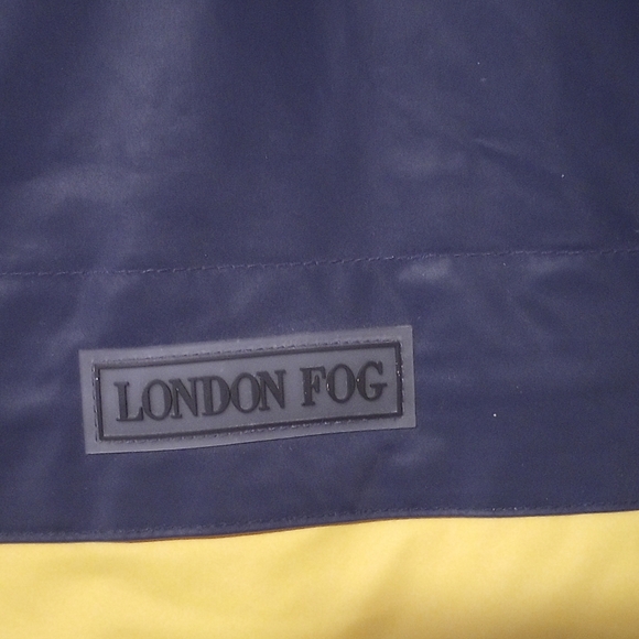 London Fog men's vintage windbreaker/raincoat with hood - Picture 6 of 6